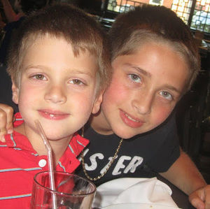 Meet your Posher, Macabee